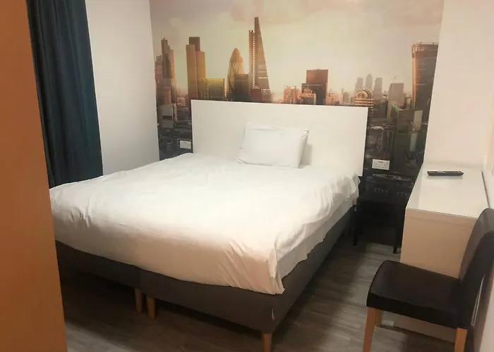 Barking Park Hotel